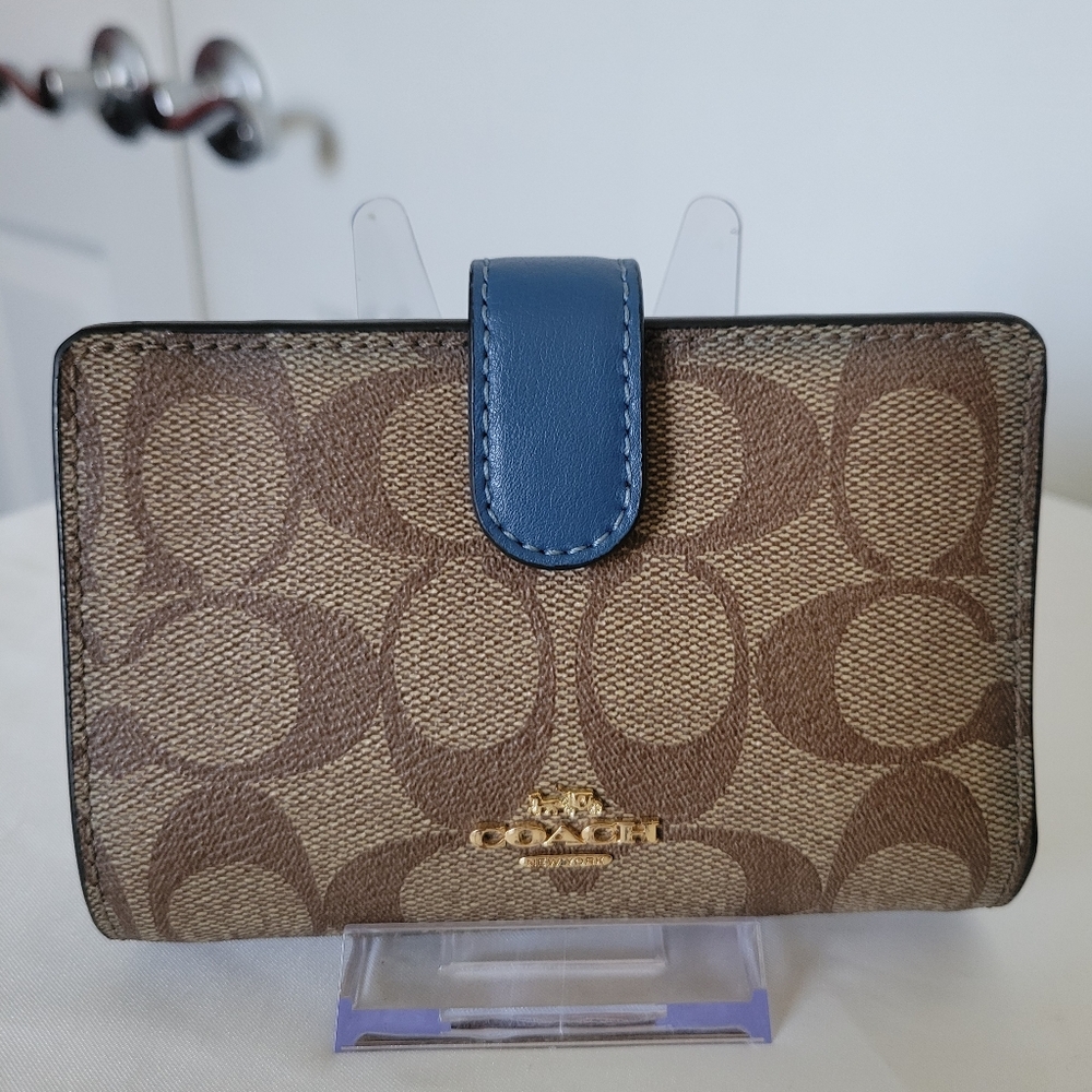 Coach Khaki and Atlantic Blue Signature Medium Corner Zip Wallet